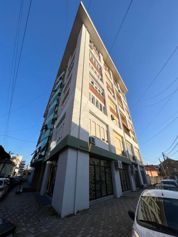 City Center Apartment In Shkoder Bagian luar foto