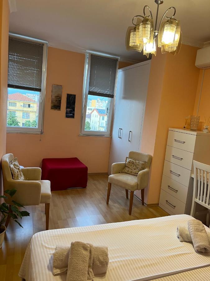 City Center Apartment In Shkoder Bagian luar foto